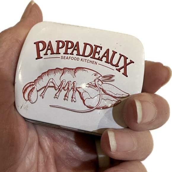 VTG 2002 TINY TIN PAPPADEAUX SEAFOOD KITCHEN PREMIUM MINTS COLLECTIBLE 2.25”x 2” - Picture 5 of 6